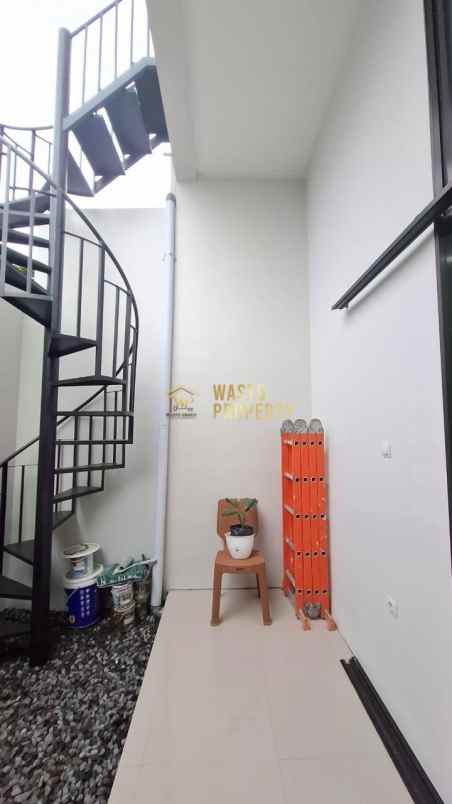dijual rumah condongcatur