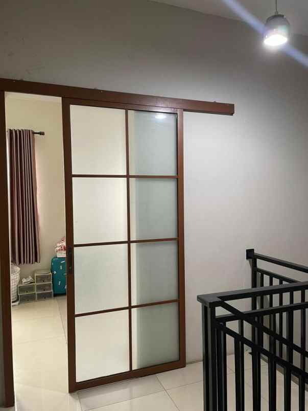 dijual rumah de minimalist jaka