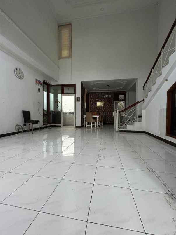 dijual rumah dharmahusada