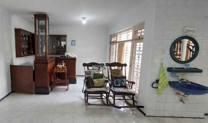 dijual rumah di jalan karangasem bagus terawat