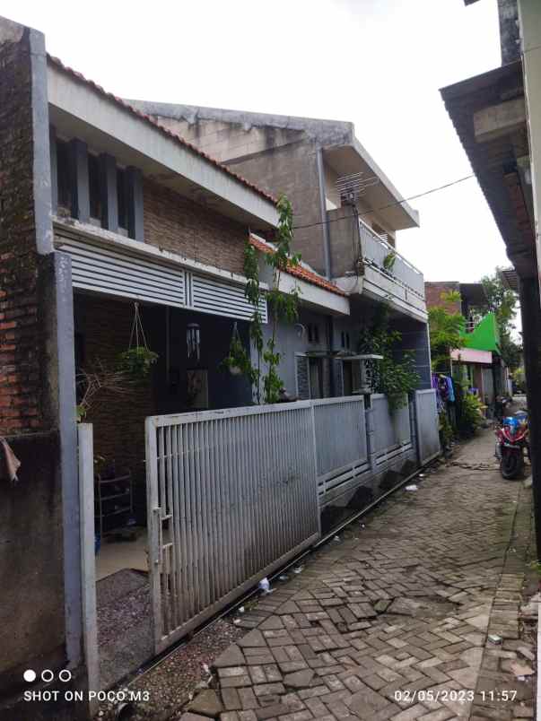 dijual rumah di jl mangga 76 wage