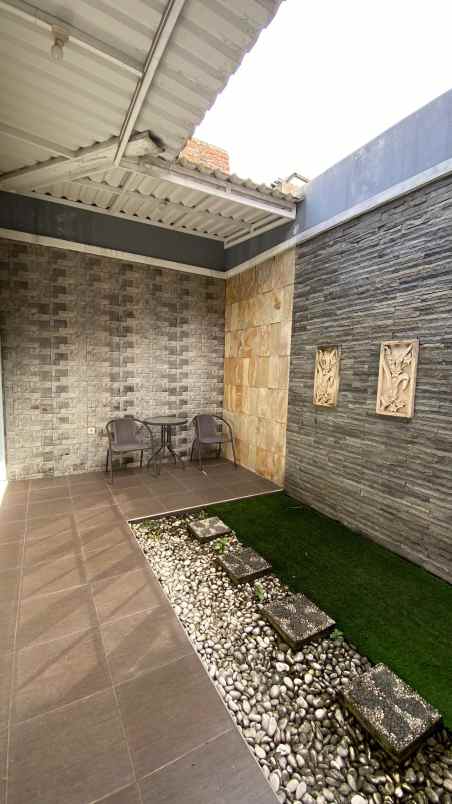 dijual rumah di jual cepat rumah elegan