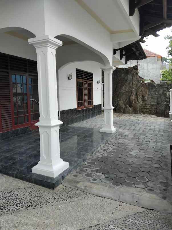 dijual rumah di kerten solo