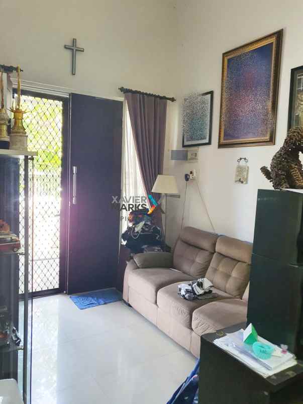 dijual rumah di nirwana eksekutif semi furnished