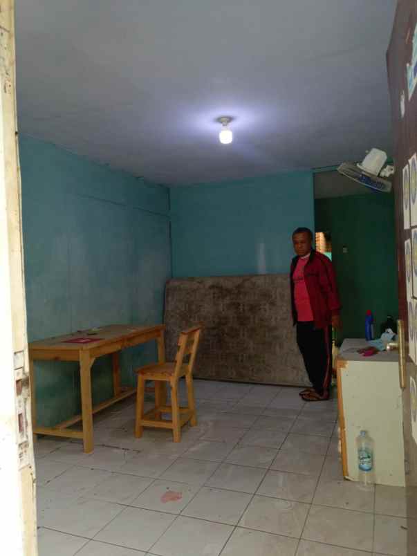 dijual rumah di pakis gunung gang 2 e no 12 sby