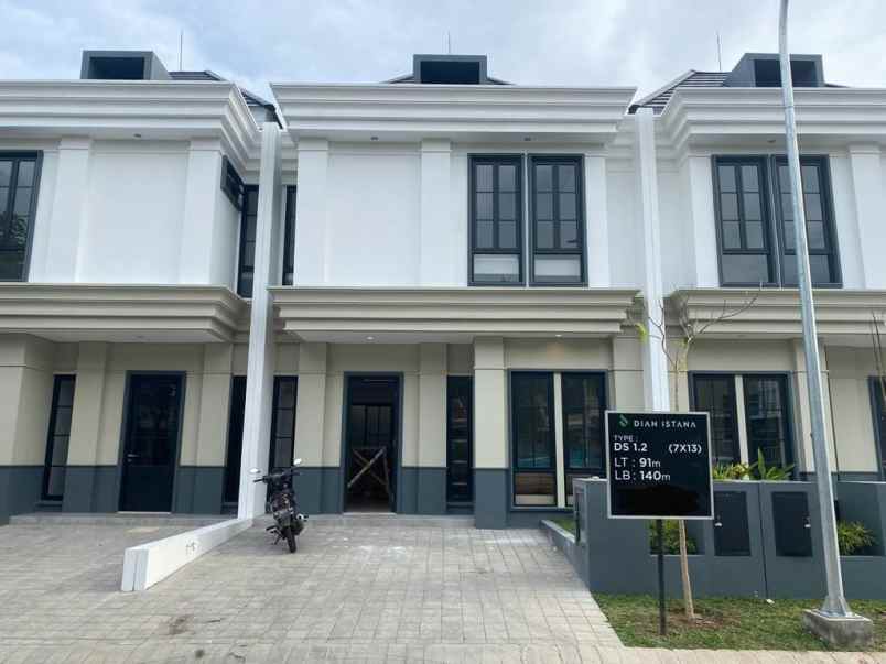 dijual rumah dian istana moca vrbana