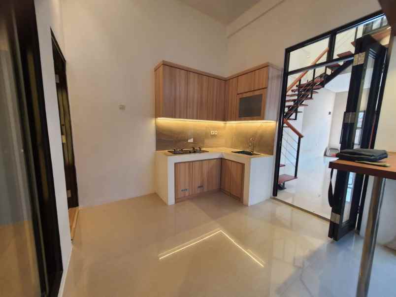 dijual rumah duren sawit