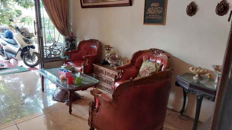 dijual rumah duren sawit