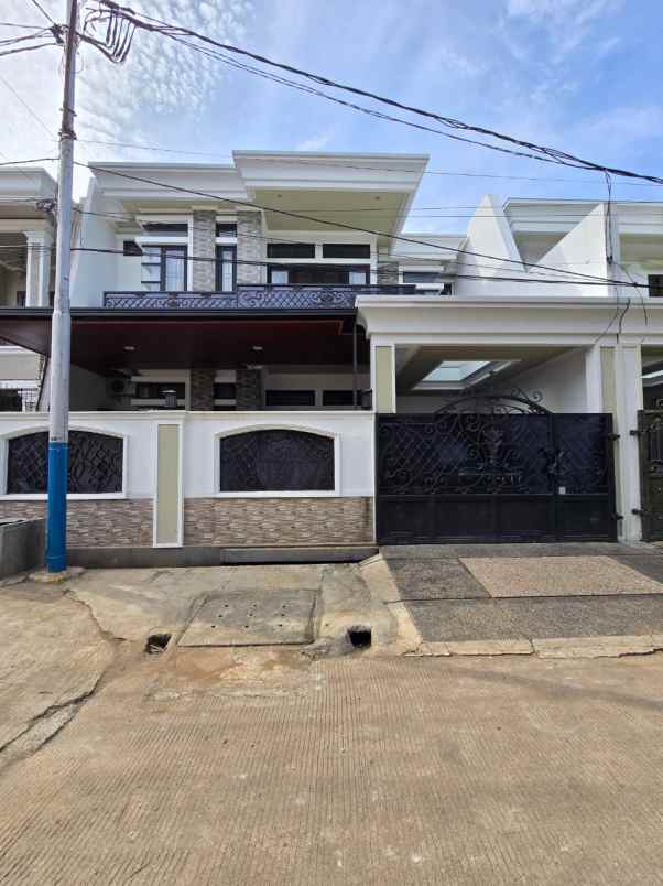 dijual rumah duren sawit jaktim