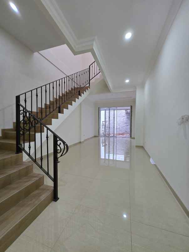 dijual rumah duren sawit jaktim