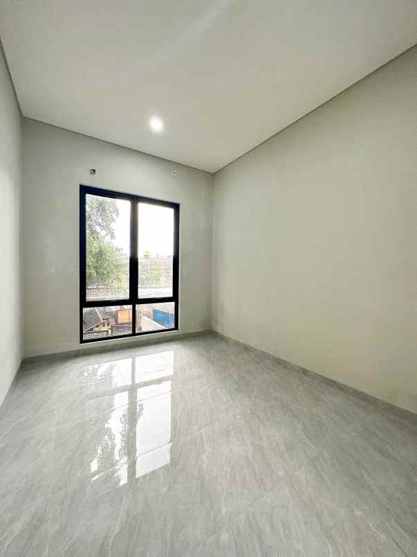 dijual rumah duren sawit jaktim