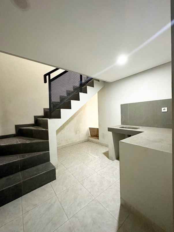 dijual rumah duren sawit jaktim