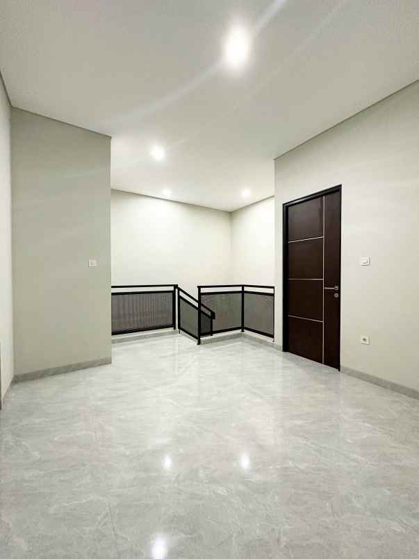 dijual rumah duren sawit jaktim