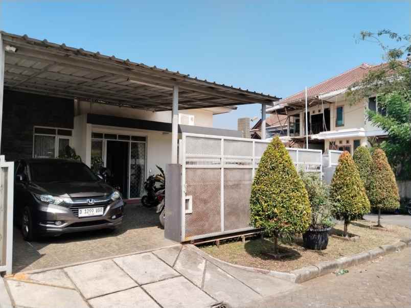 dijual rumah full furnished di setiabudi regency