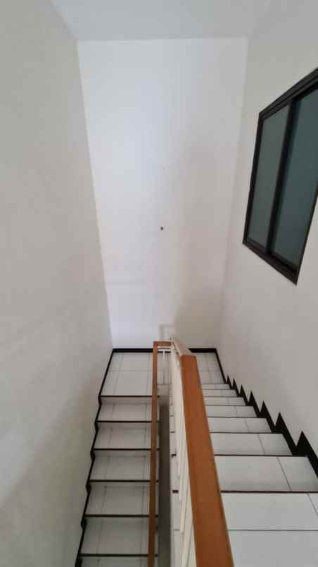 dijual rumah gading griya