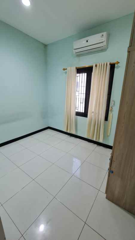 dijual rumah gading griya