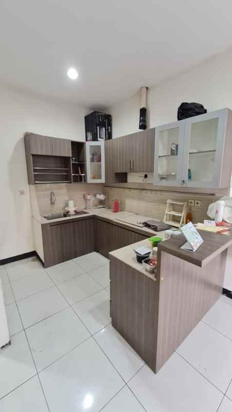 dijual rumah gading griya