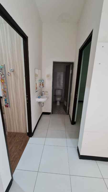 dijual rumah gading griya