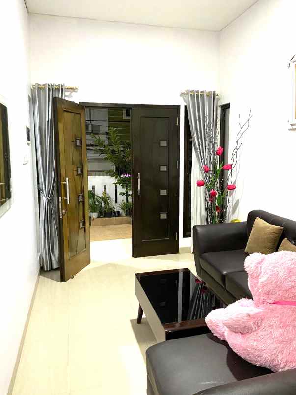 dijual rumah gading griya lestari