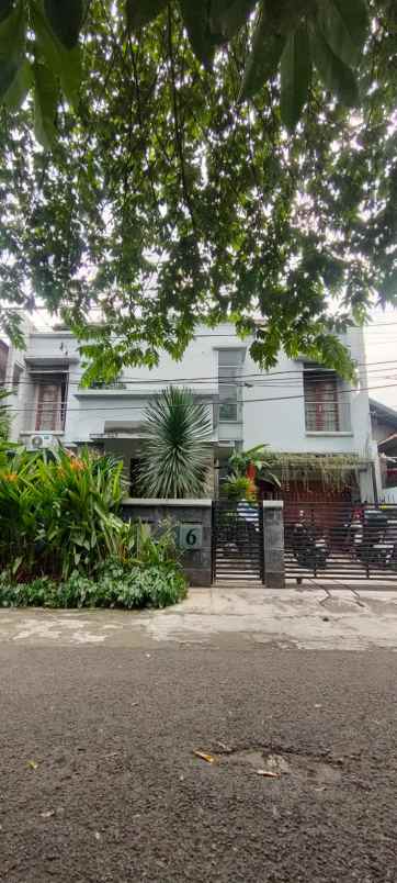 dijual rumah gandaria