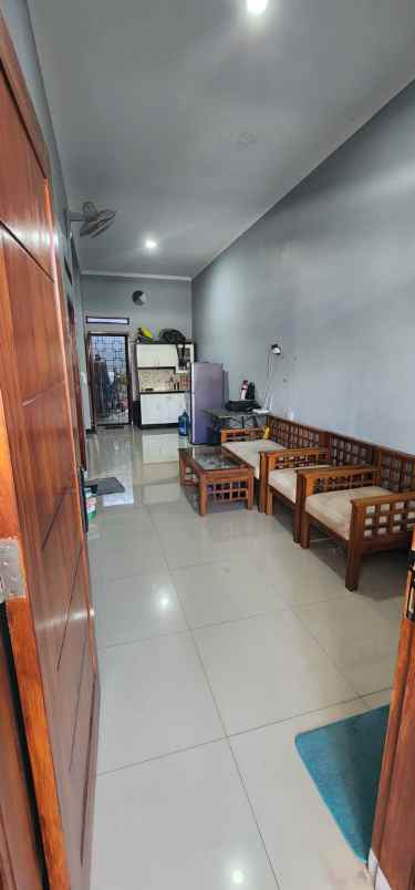 dijual rumah gbi