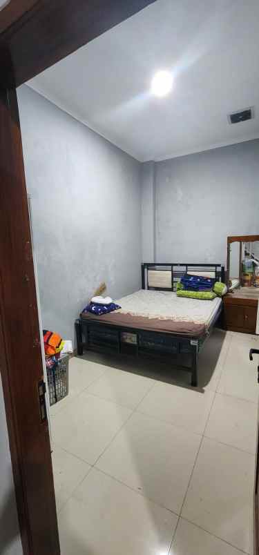 dijual rumah gbi