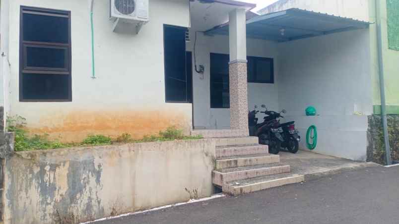 dijual rumah gedawang