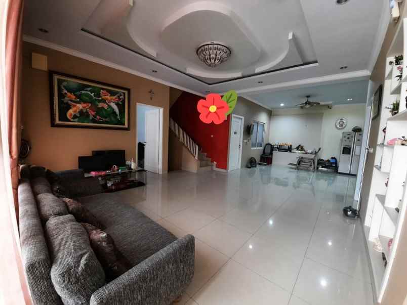 dijual rumah golf lake residence cengkareng