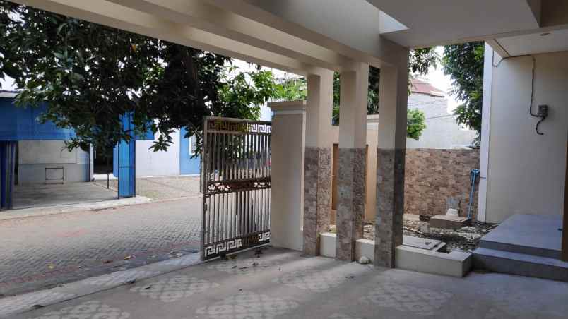 dijual rumah graha santoso