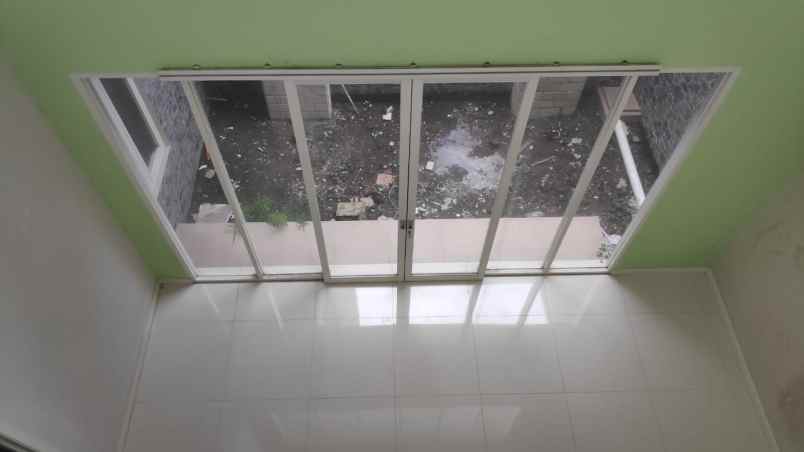 dijual rumah graha santoso