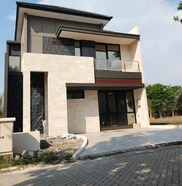 dijual rumah grand pakuwon