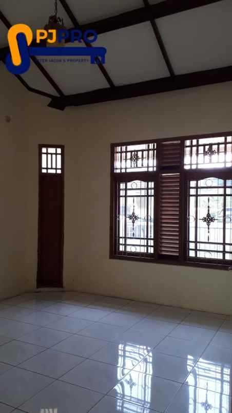 dijual rumah harapan indah