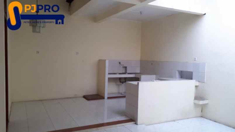 dijual rumah harapan indah