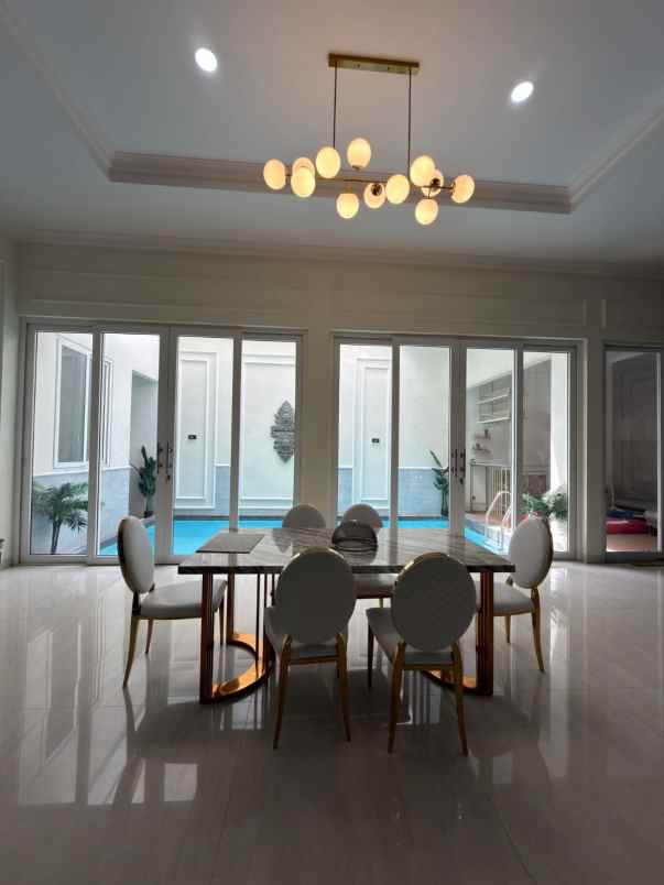 dijual rumah imperial golf pakuwon indah