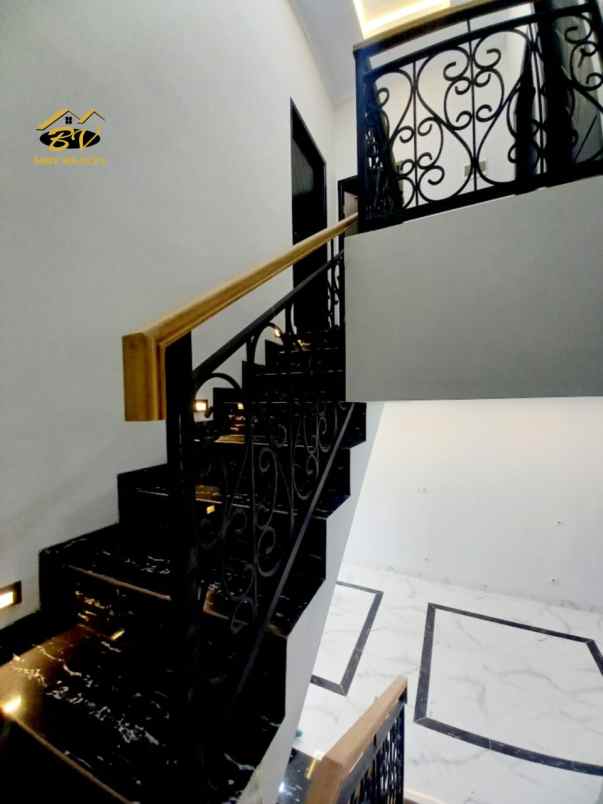 dijual rumah jagakarsa raya jakarta selatan