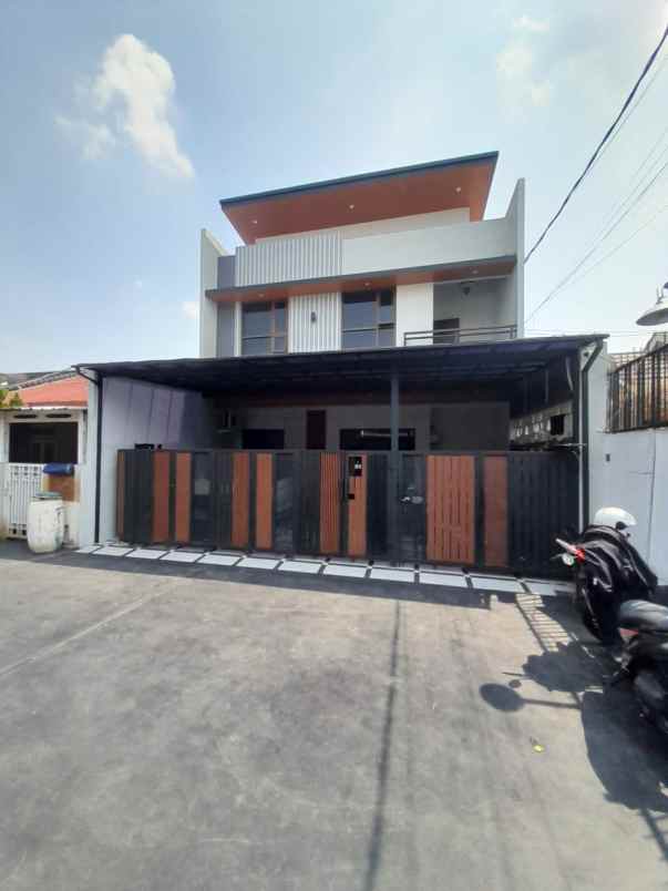 dijual rumah jaka sampurna