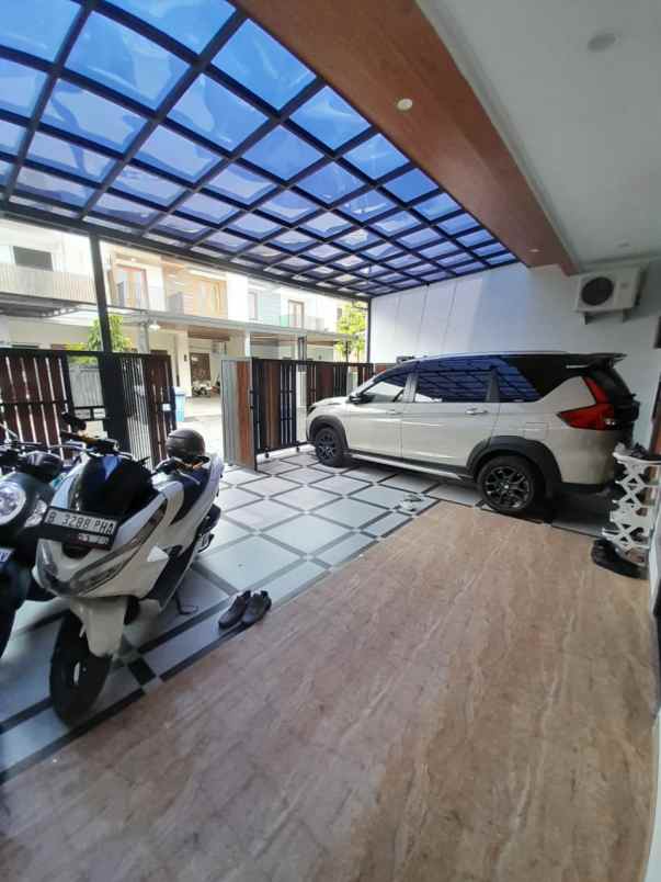 dijual rumah jaka sampurna