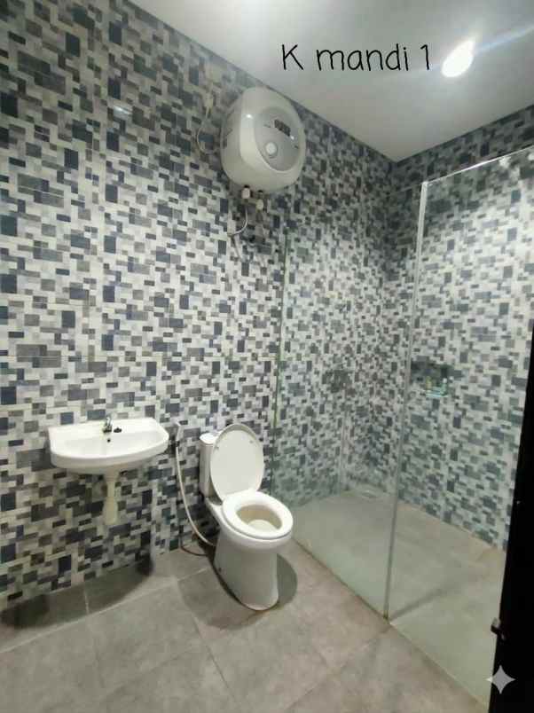 dijual rumah jalan babatan pratama