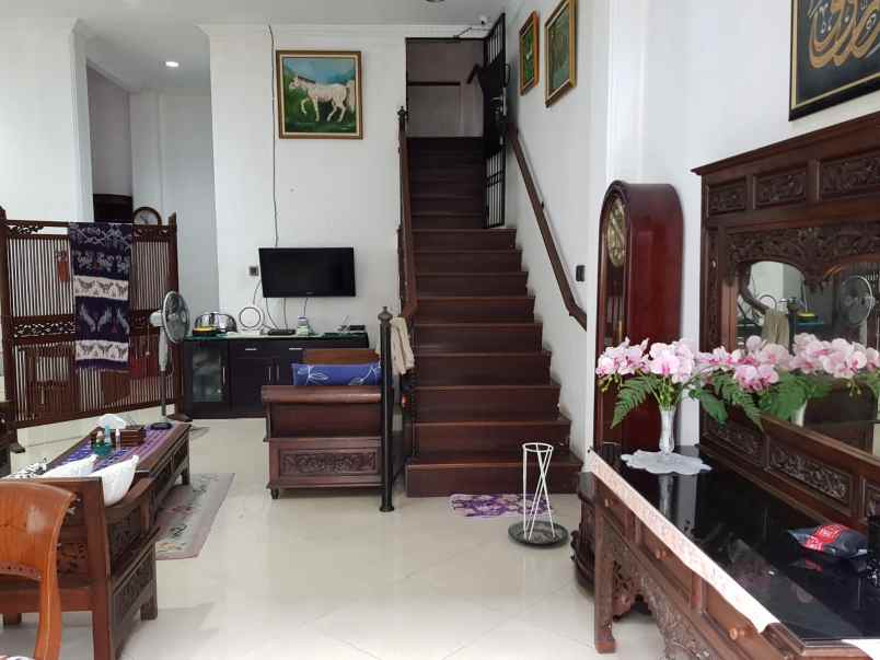 dijual rumah jalan belanak rawamangun