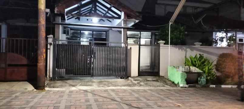dijual rumah jalan darmo baru barat