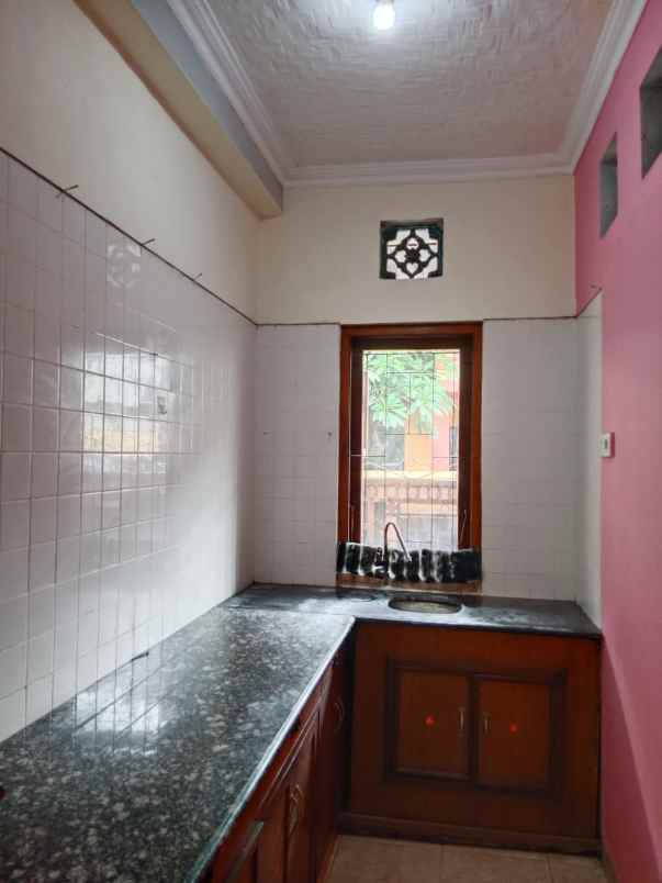 dijual rumah jalan imam bonjol