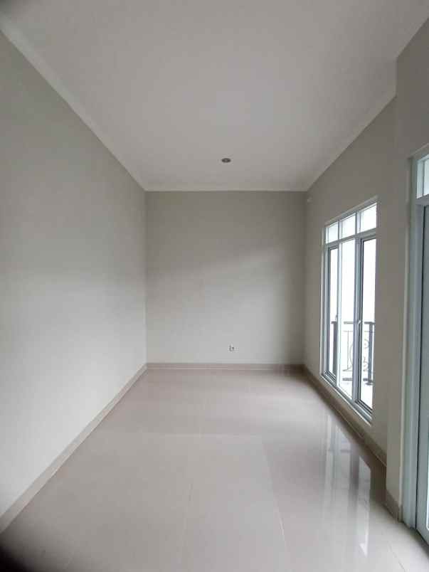 dijual rumah jalan kemang