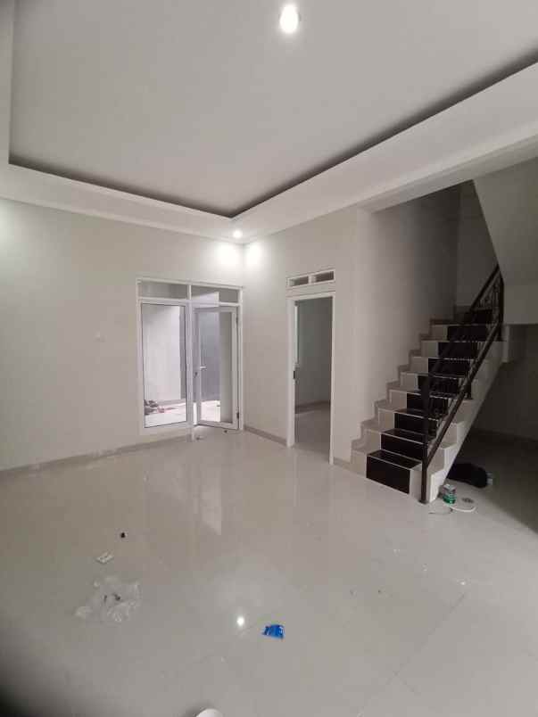 dijual rumah jalan kemang