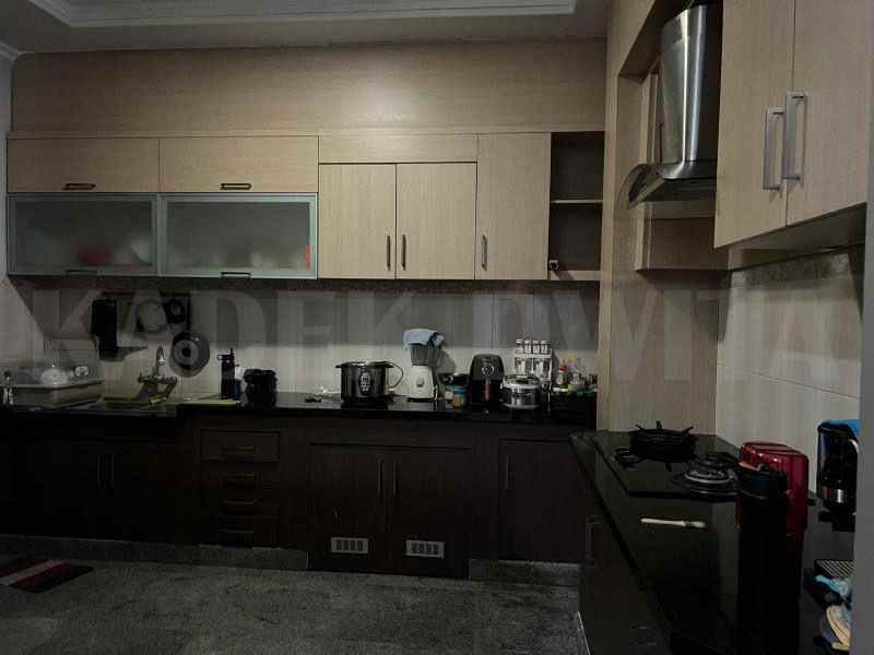 dijual rumah jalan merdeka