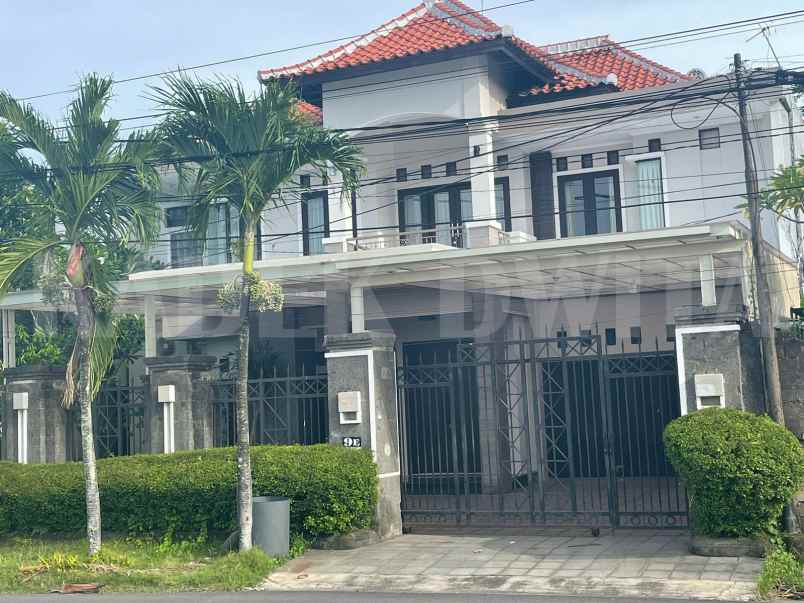 dijual rumah jalan merdeka