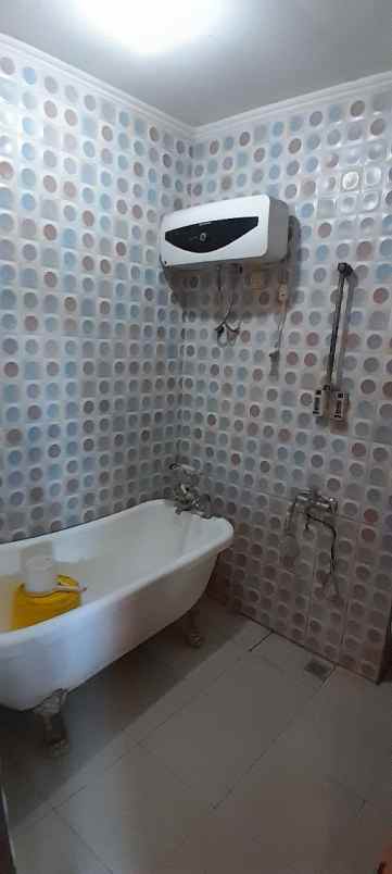 dijual rumah jalan mitra lestari iv