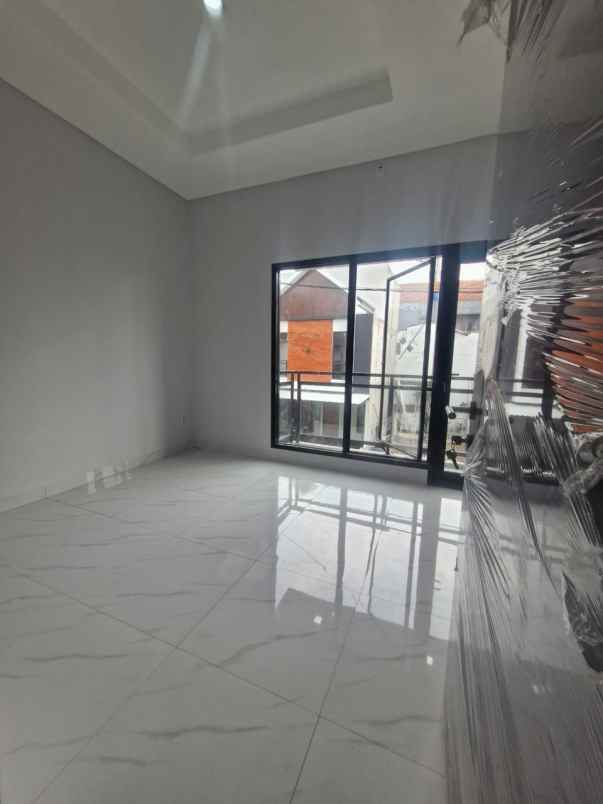 dijual rumah jalan mualim aminudin
