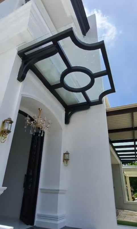 dijual rumah jalan pakuwon indah