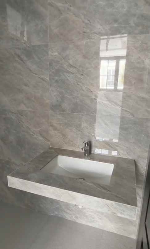 dijual rumah jalan pakuwon indah