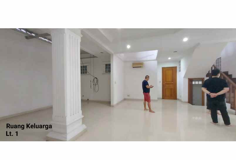 dijual rumah jalan pinang emas ix